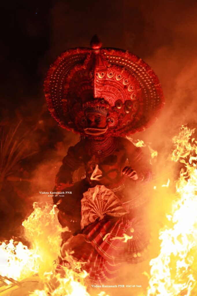 Khandanar Kelan Theyyam