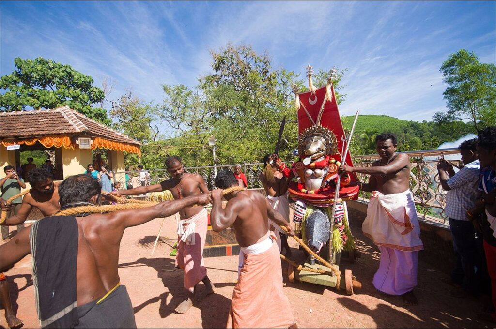 Theyyapperuma-17