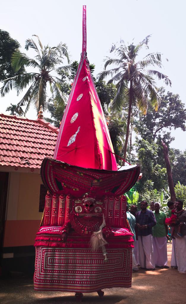 Vallarkulangara Bhagavathi Theyyam / Vellarangara Bhagavathi Theyyam / Thaipparadevatha Theyyam